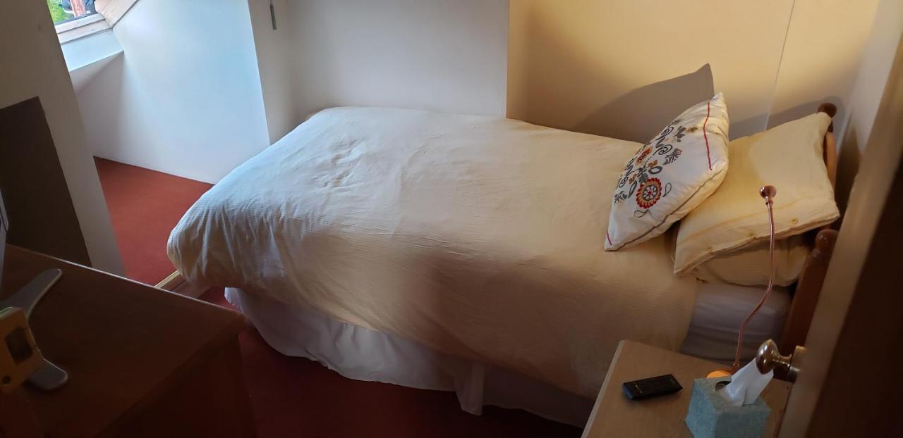 Budget Single Room,1467061784:JPEG